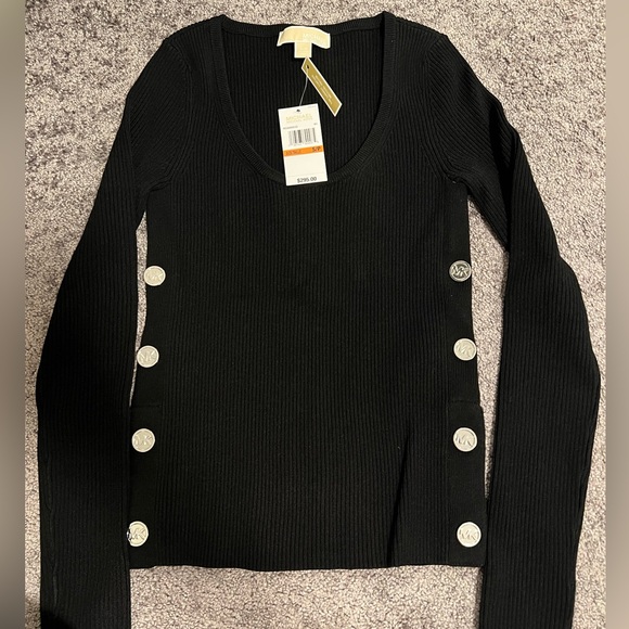 Selling Michael Kors sweater - Picture 1 of 6